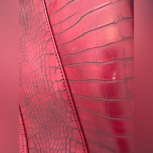 Women’s Vintage Neiman Marcus Red/Burgundy Faux Leather Crocodile Tote, large - Picture 9 of 9